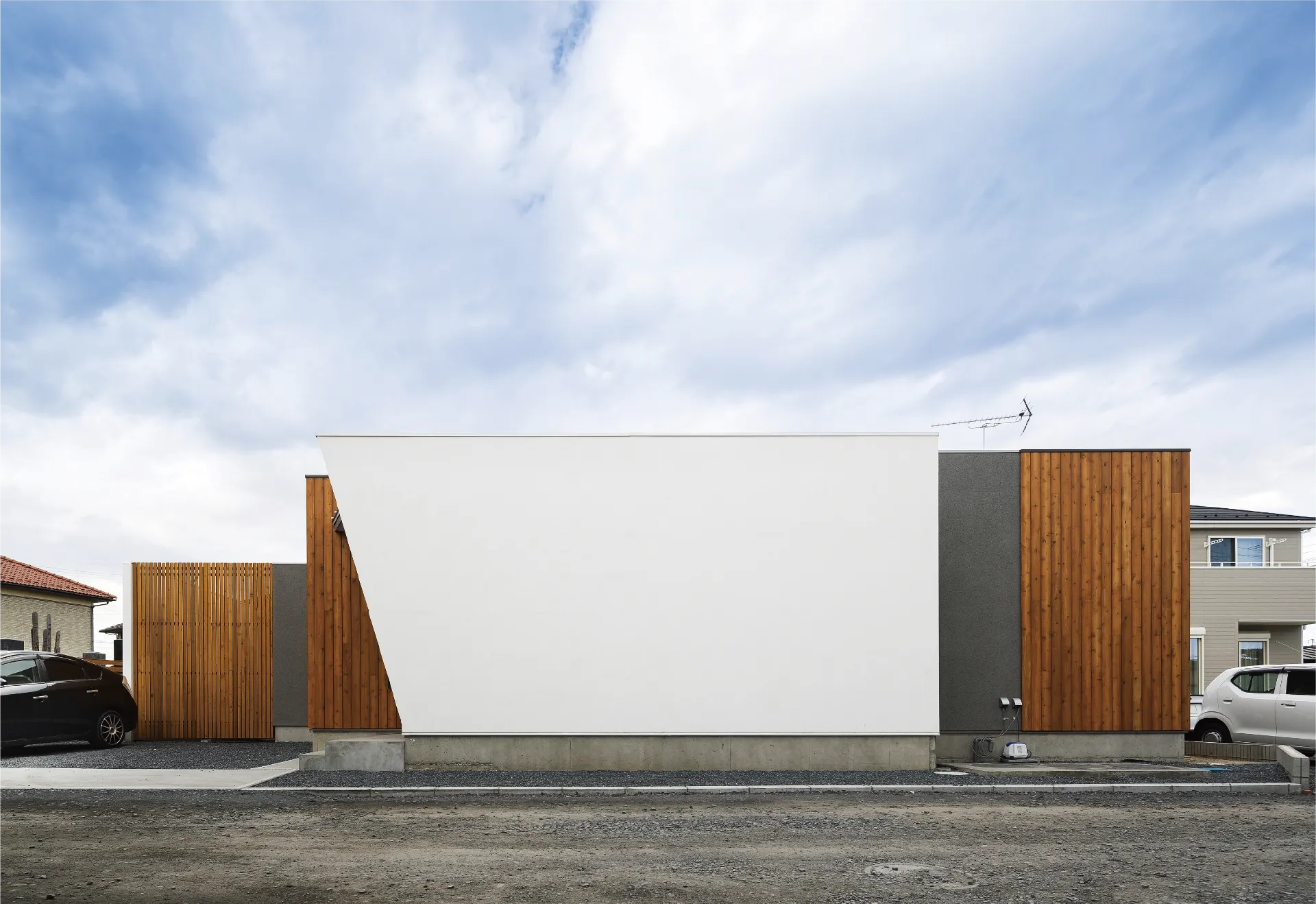 Cut eyes ~プライバシーが守られた家~